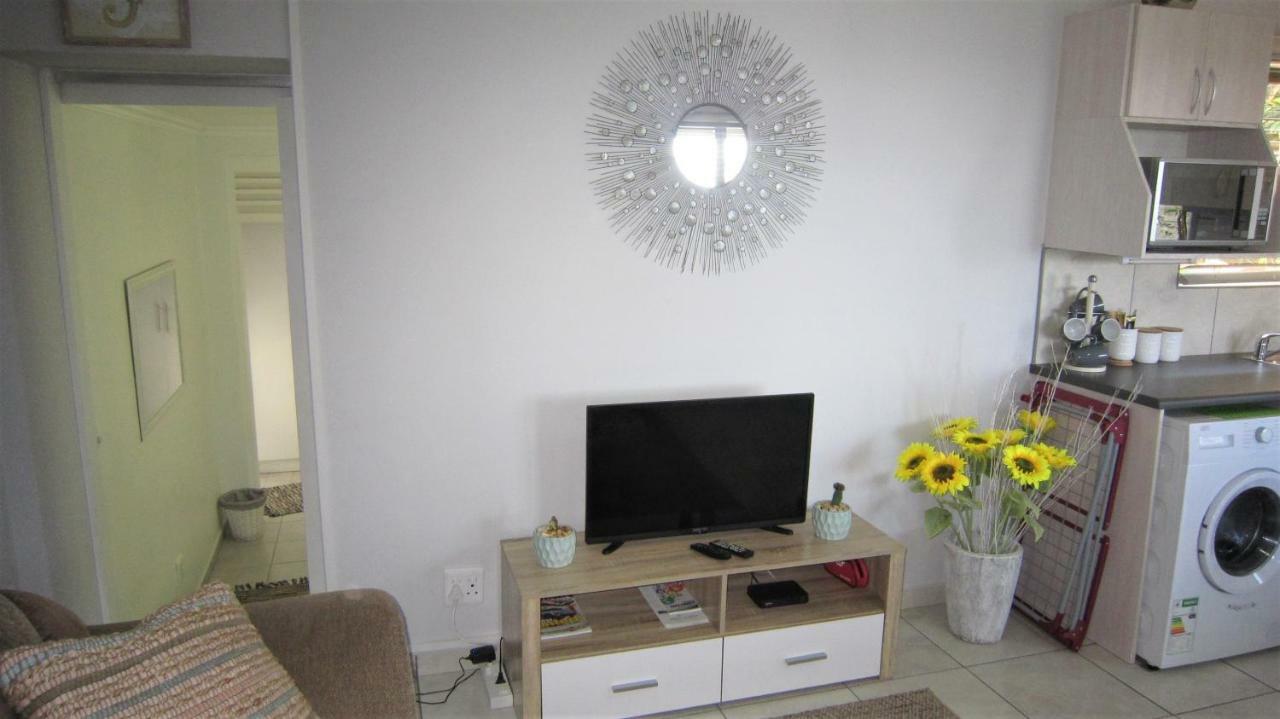 See Rus Self Catering Unit In Westbrook Kzn Private Neat And Cosy Exterior photo