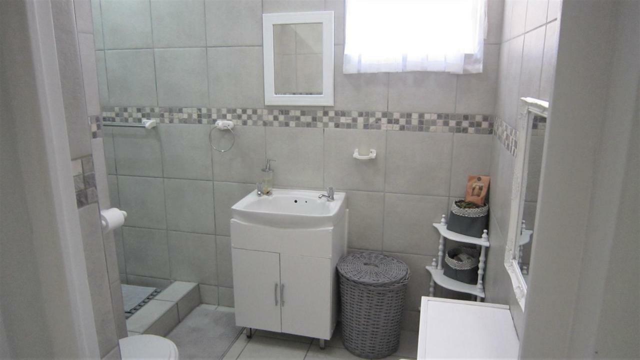 See Rus Self Catering Unit In Westbrook Kzn Private Neat And Cosy Exterior photo